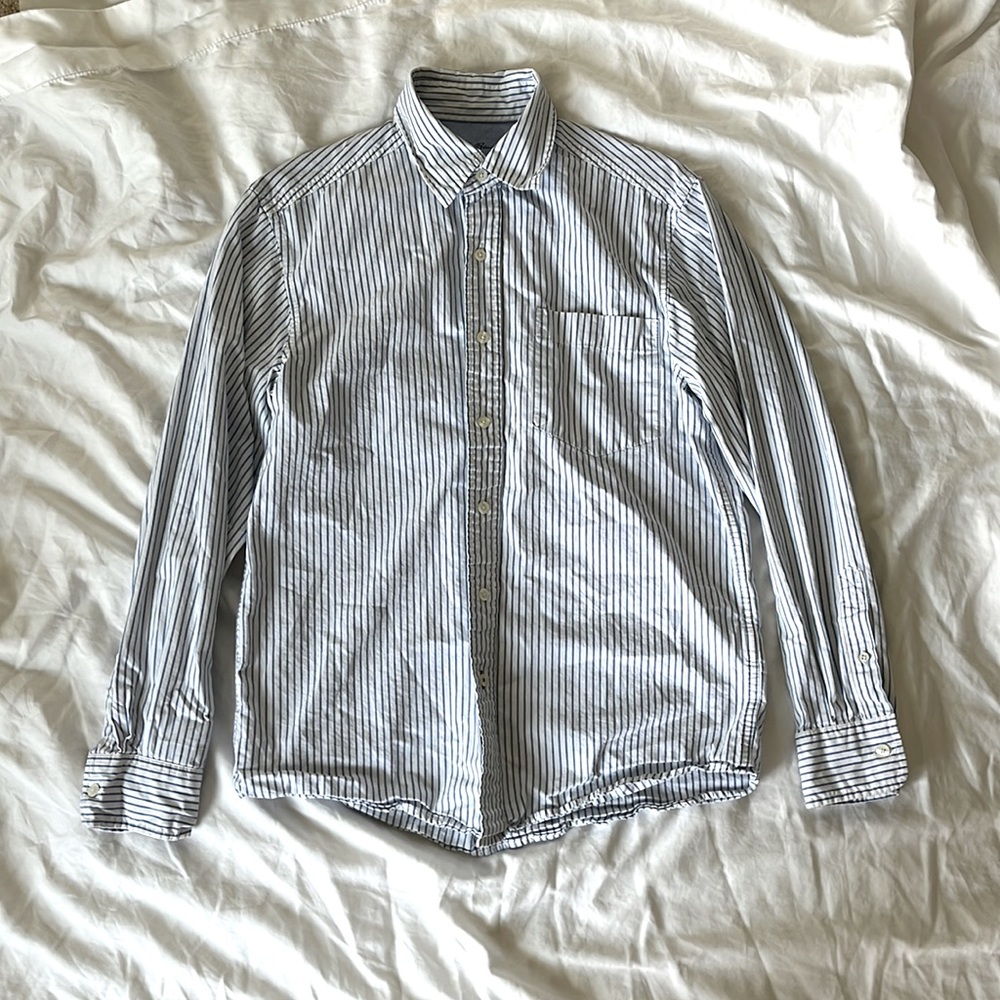 Eddie Bauer Button Up. Size Small.